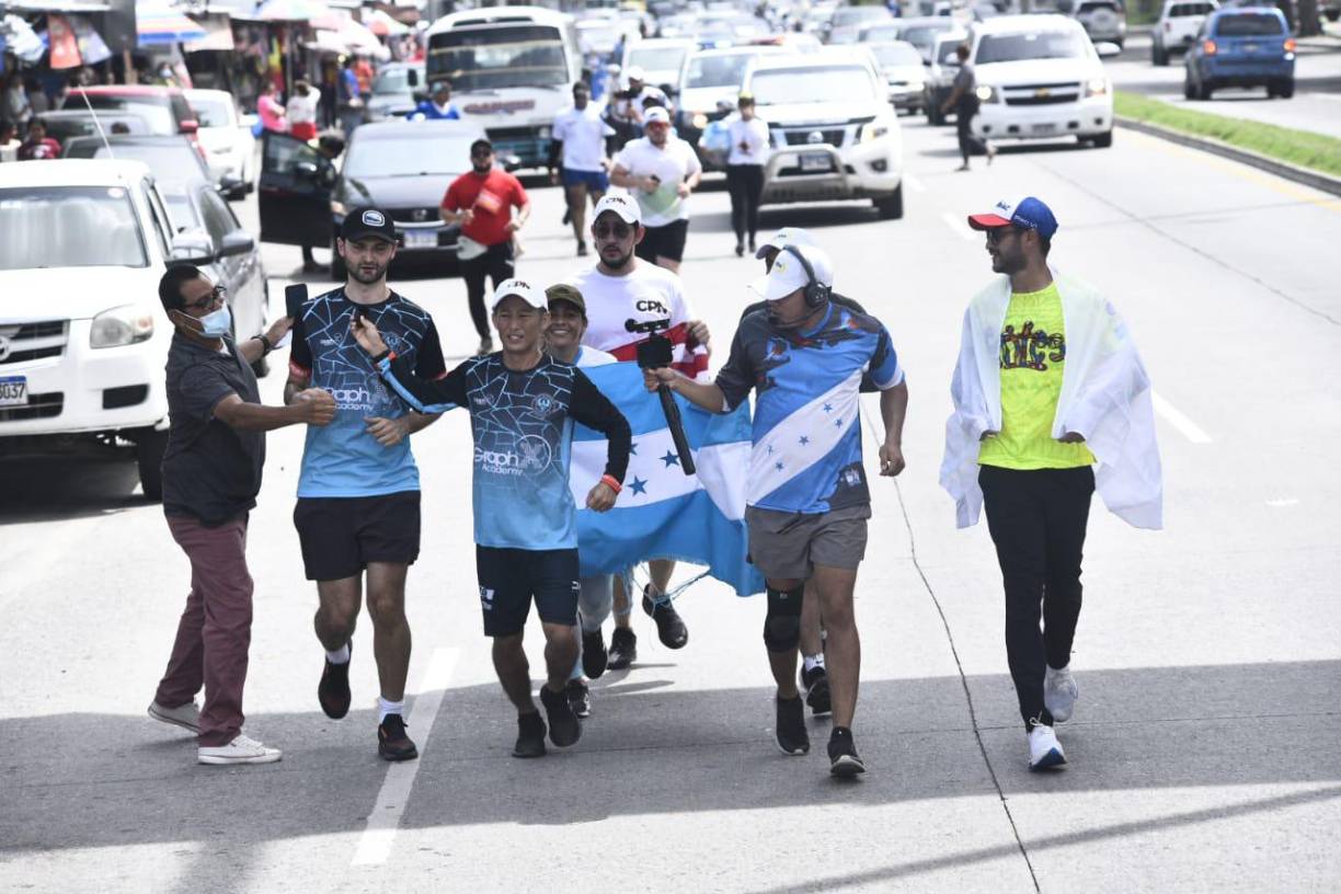 Shin Fujiyama terminará hoy de recorrer los 125 kilómetros que se propuso para recaudar fondos.