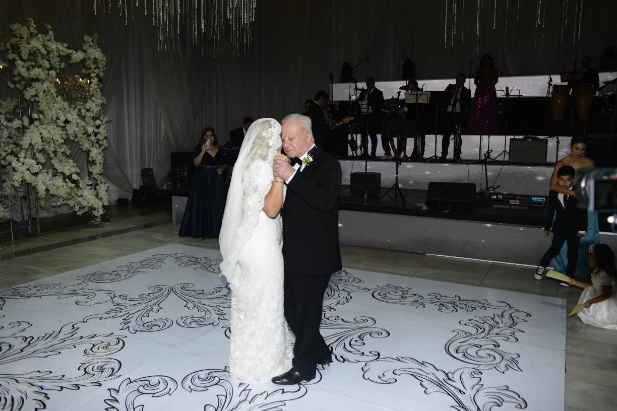 El baile fue uno de los lapsos cumbres. La canción predilecta fue “La mer” de Charles Trenet. 