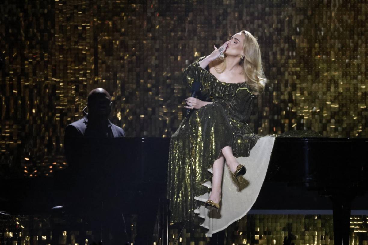 Glamur, belleza y talento: Así deslumbró Adele en los Brit Awards