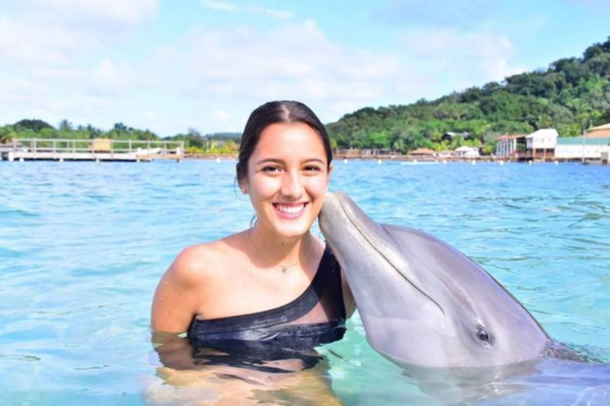 MIRA: <a href='https://www.laprensa.hn/espectaculos/1317555-411/onice-flores-campanitas-muestra-la-joya-escondida-de-roatan-islas-bahia' style='color:red;text-decoration:underline' target='_blank'>Ónice Flores muestra la joya escondida de Islas de la Bahía</a><br/>