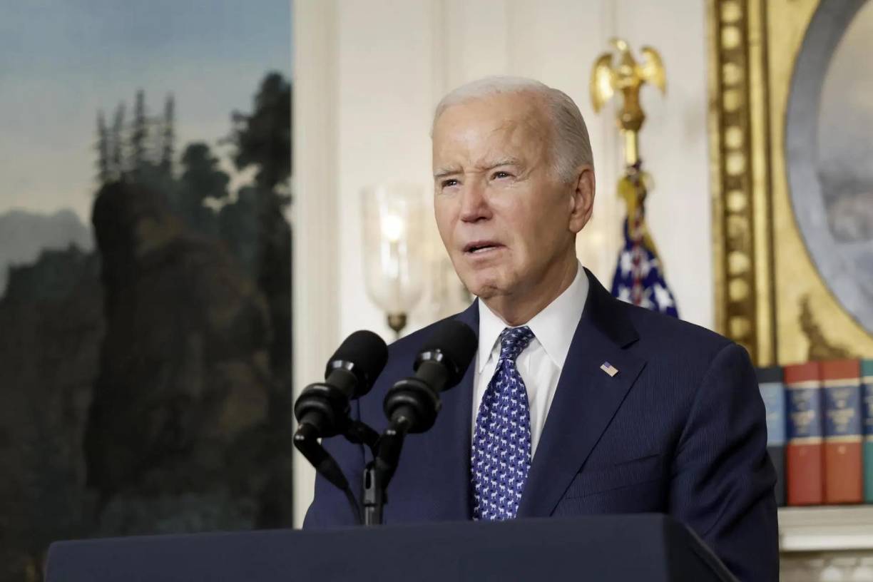 21 julio. Biden renuncia a su reelección:Biden, presionado dentro y fuera de su partido, ceja en su empeño por un segundo mandato y renuncia a la reelección en un mensaje corto a través de las redes sociales y sin mención expresa a Harris.