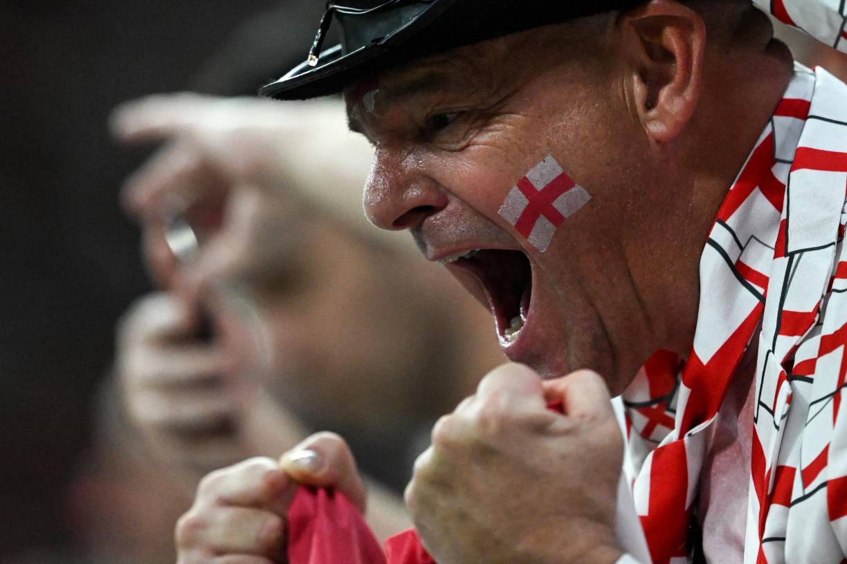 Este aficionado demostró su fanatismo por Inglaterra.
