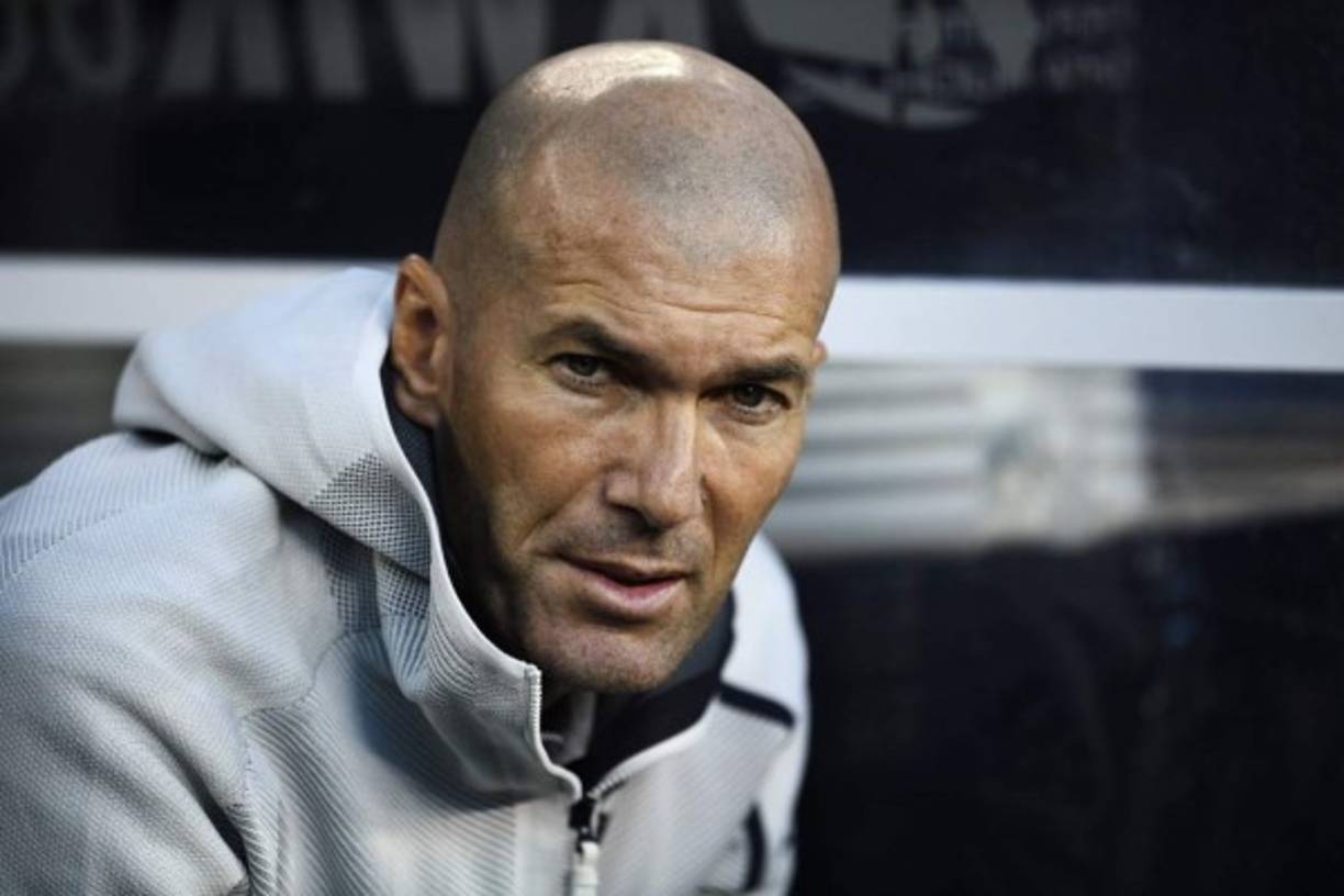 El Real Madrid tiene por delante poco más de un mes de mercado de fichajes para intentar dar salida a jugadores que no entran en los planes del técnico Zinedine Zidane de cara a la próxima temporada.