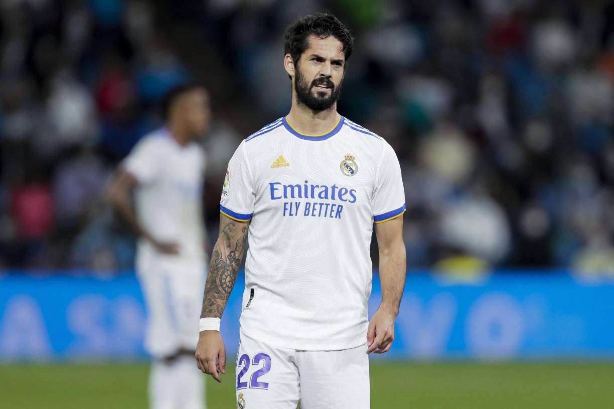 Isco parece que sigue estando en la puerta de salida del Real Madrid. En el programa ‘El Chiringuito’ informaron que el jugador merengue tiene una oferta de Qatar por la que cobraría 15 millones al año.
