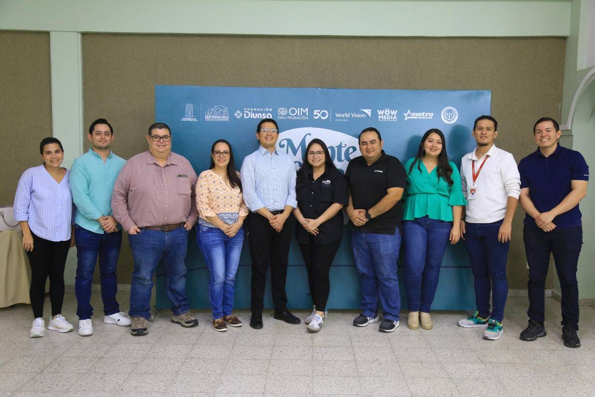 El equipo de Diario La Prensa fue parte del Taller Mente Sana, realizado en la UTH de SPS. 