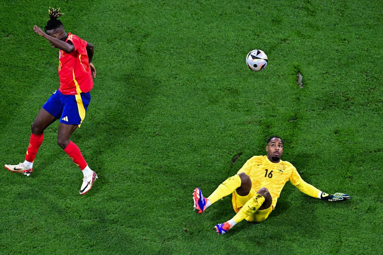 “El Athletic aspira a lo máximo, sin límites. Estamos demostrando que tenemos un proyecto atractivo y ganador para nuestros futbolista y entrenador”.