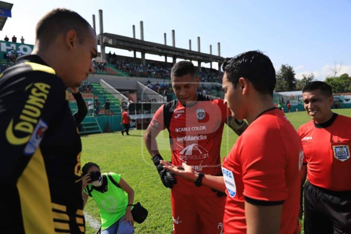 Denovan Torres (Marathón) y Devron García (Real España), fueron los capitanes en el clásico sampedrano.