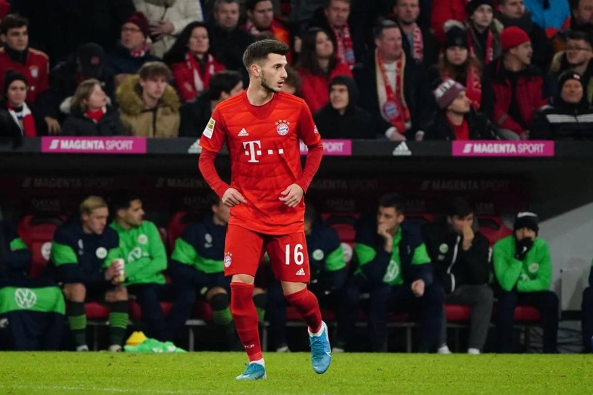 Tras varios cambios de equipo y una etapa en Sunderland, donde no logró destacar, Dajaku encontró una nueva oportunidad en Croacia, donde ha comenzado a consolidarse como un jugador importante para el Hajduk Split.