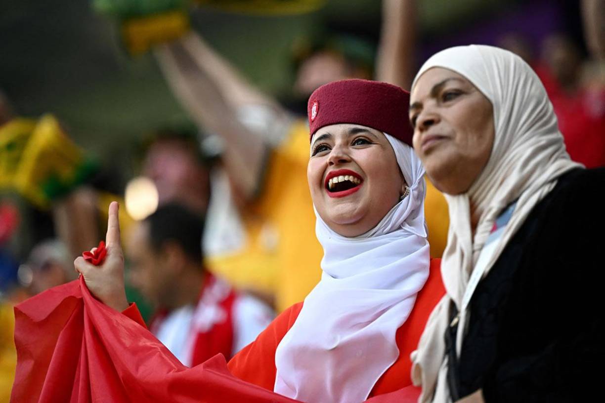 La ‘marea roja’ se roba el show y bellezas en Túnez-Australia
