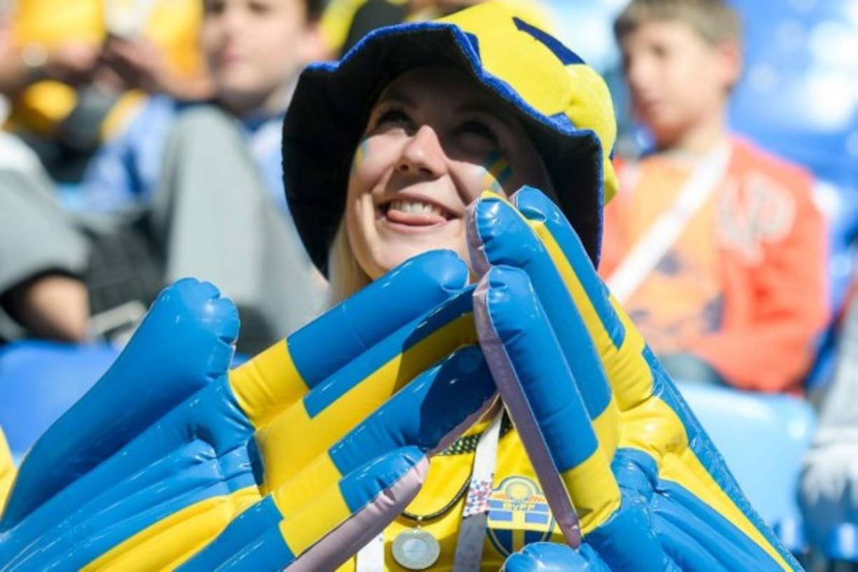 Hermosas suecas apoyando a su selección. Foto AFP