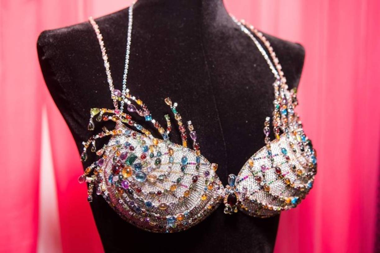 Dos millones de fantasía es lo que lucirá la modelo Lily Aldridge esta noche.