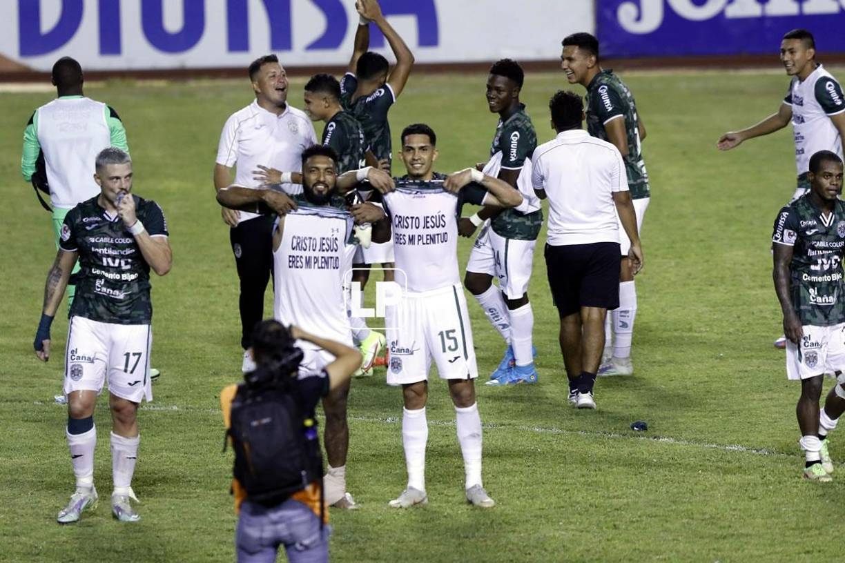 “Cristo Jesús eres mi plenitud”. El mensaje de Reinieri Mayorquín y Allans Vargas tras ganar al Victoria.