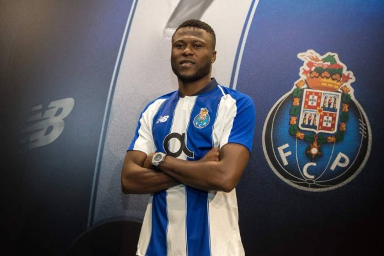 El Oporto ha anunciado la contratación del central Chancel Mbemba, llega procedente del Newcastle.