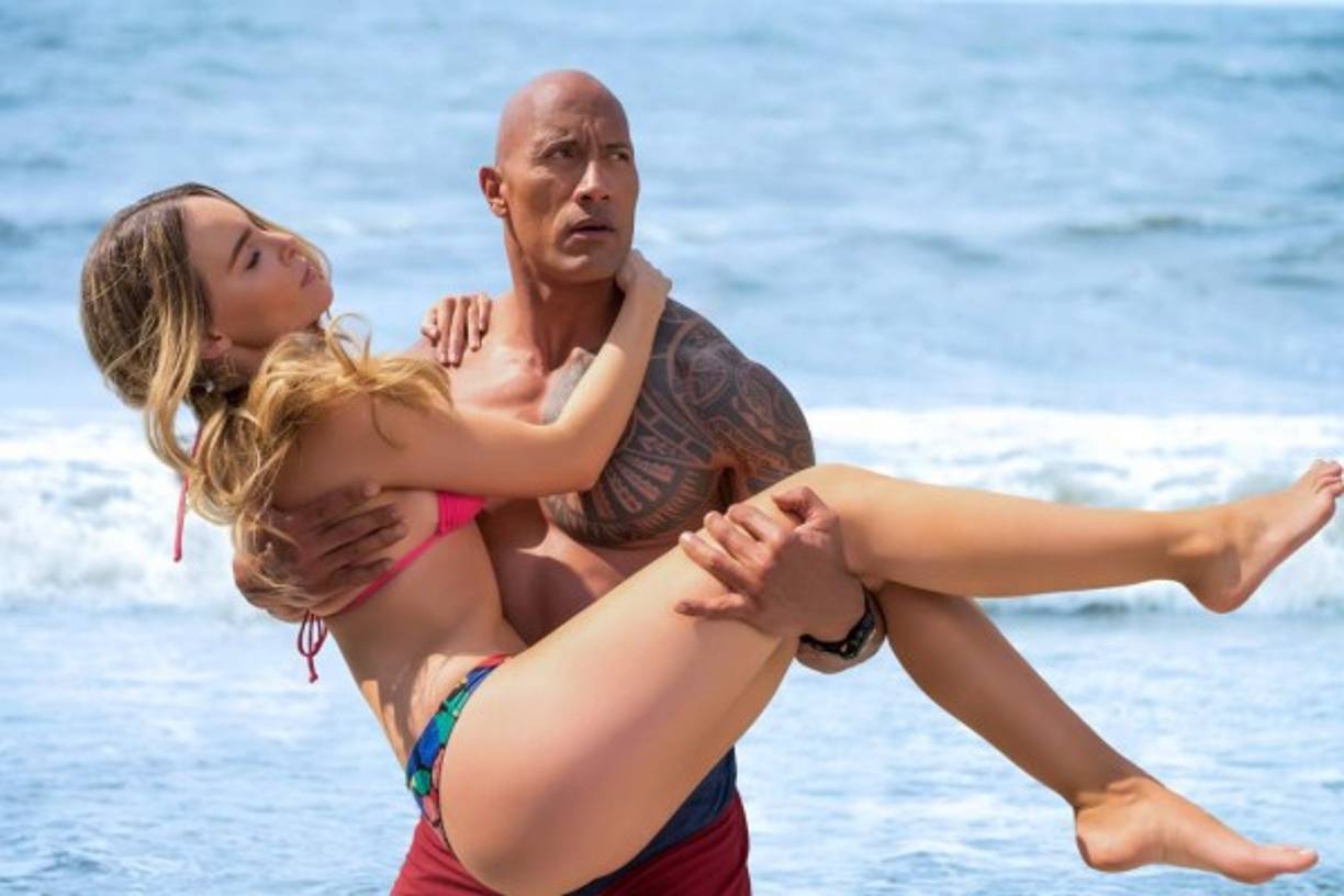 La actriz y cantante mexicana Belinda le da el sexi toque latino a “Baywatch” (Guardianes de la bahía). <br/><br/>En la cinta puede verse a Dwayne Johnson, 'La Roca', salvar a Belinda de un yate en llamas y arrojarla al mar con un salvavidas.