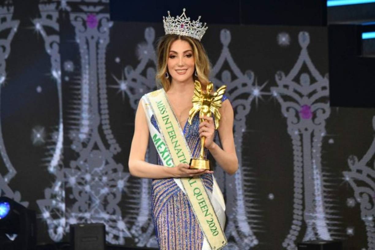 Fluchaire, originaria del estado oriental de Colima, recibió la corona de la estadounidense Jazell Barbie Royale, ganadora del concurso el año pasado en una gala en la localidad costera de Pattaya, situada unos 150 kilómetros al sureste de Bangkok.