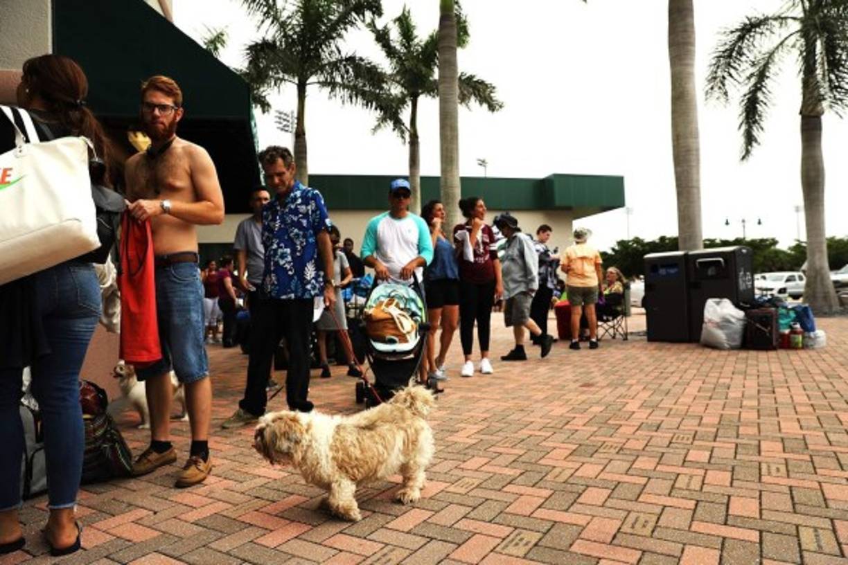 Más de 54,000 residentes ya encontraron refugio.