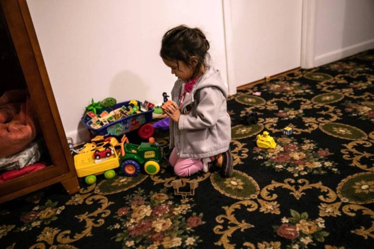 Yanela Sánchez juega sin posiblemente recordar el trauma que vivió cuando fue detenida en la frontea sur de EEUU. AFP