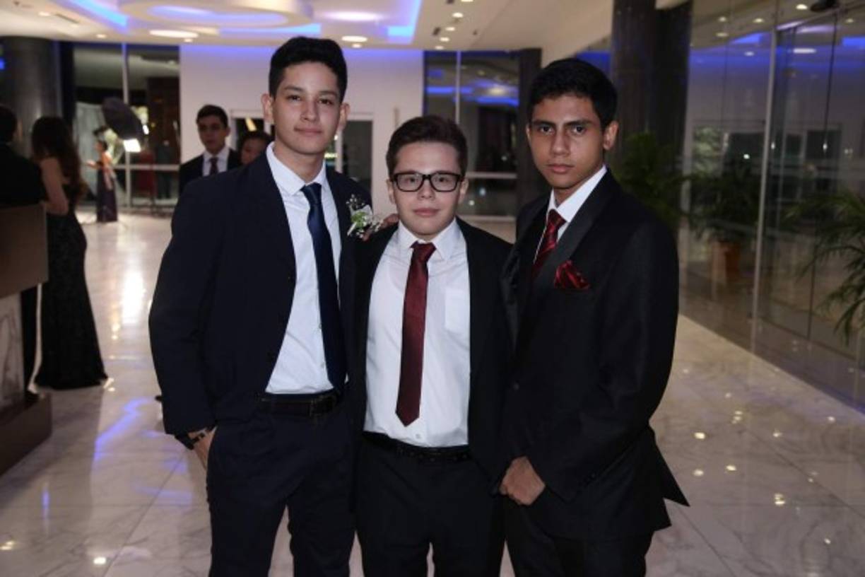 Roberto Lara, Rodrigo Espinal y Miguel Mejía.