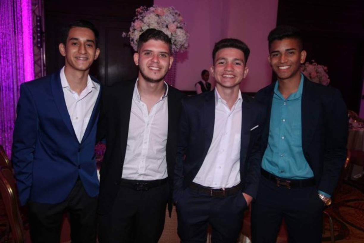 Héctor Menjívar, David Herrera, Claudio Rodríguez y David Lemus.