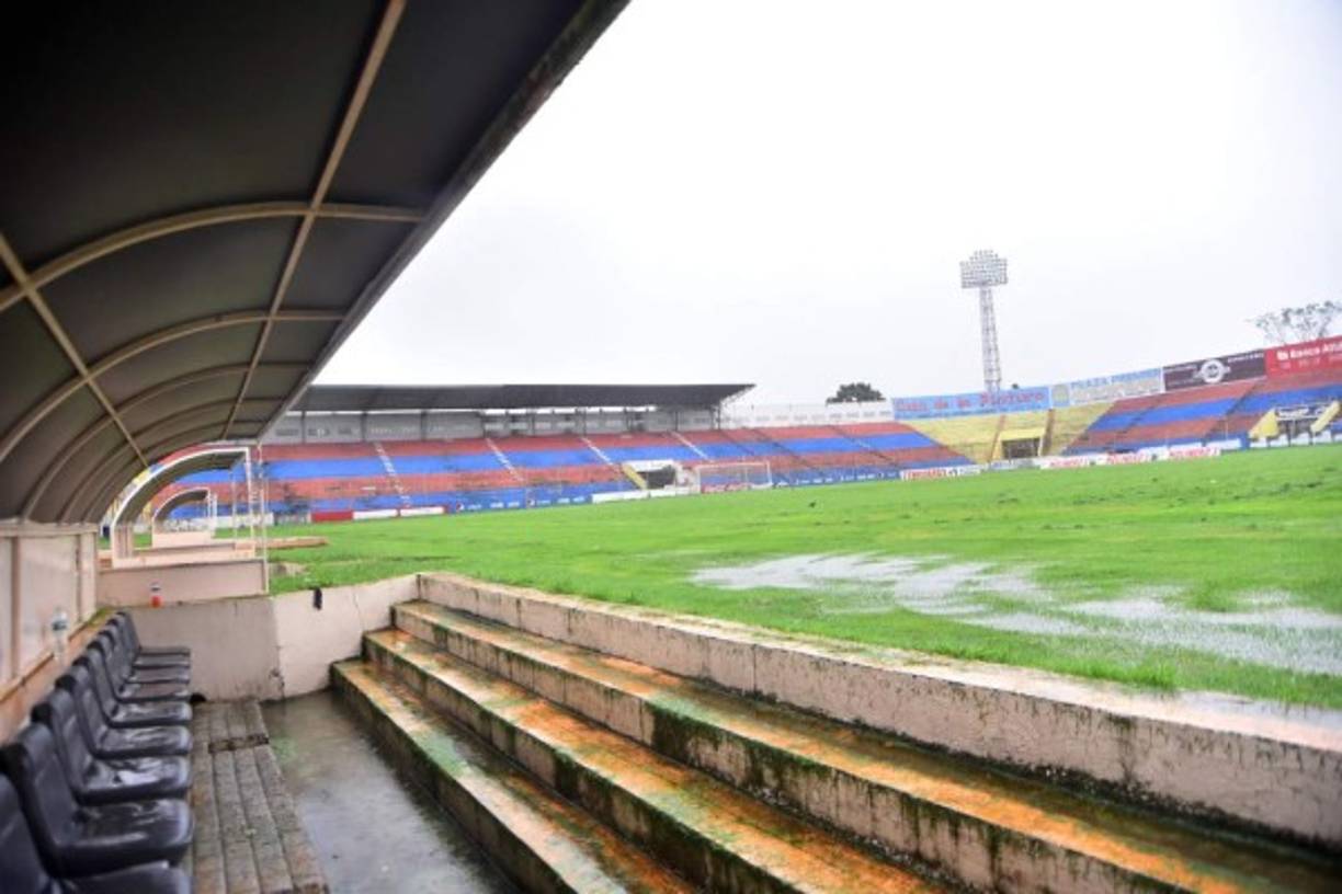 En muy pésimas condiciones se ve el estadio Ceibeño.