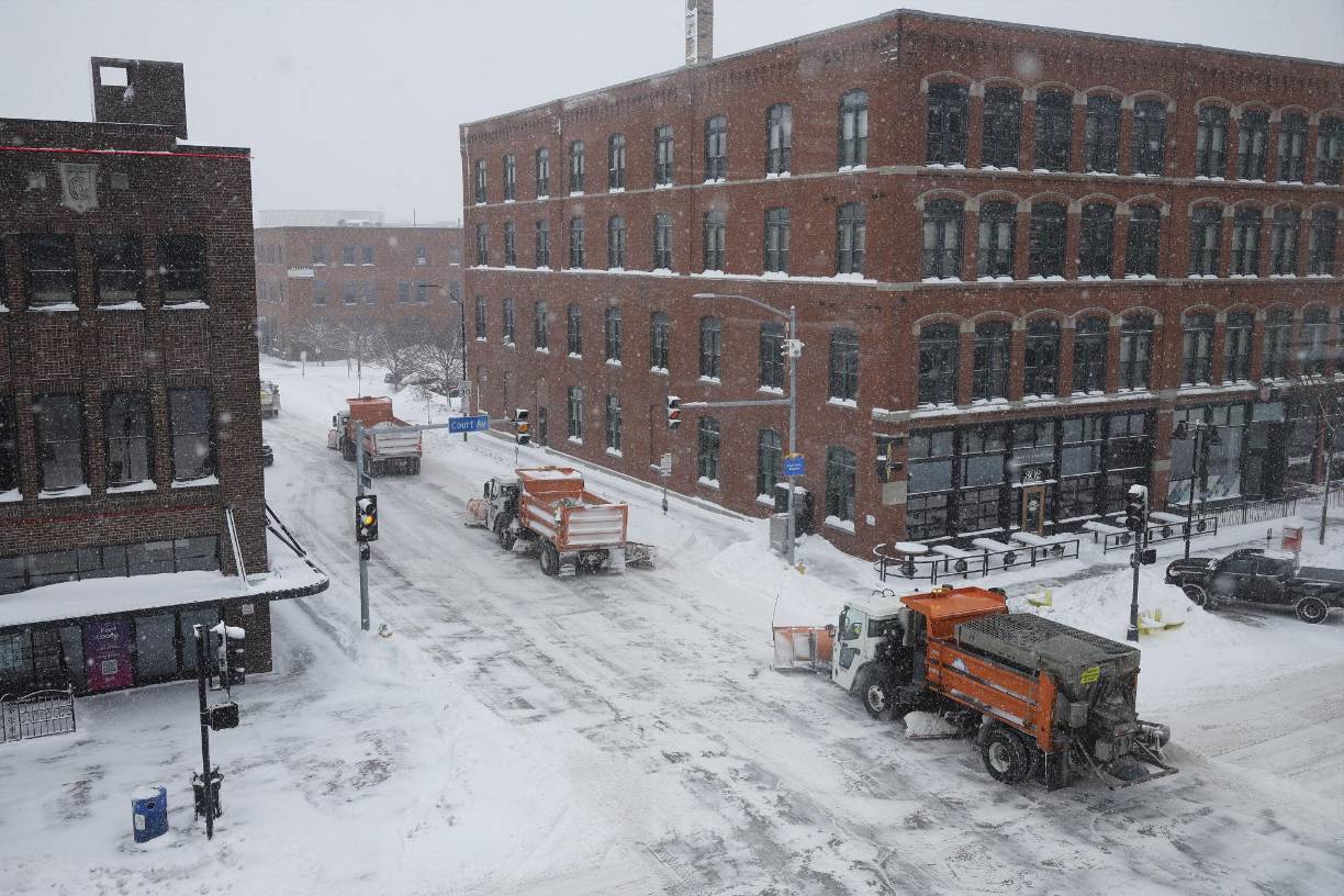 En Chicago, de hecho, se registró la primera muerte por frío del año, en el suburbio de Schiller Park. Fue un hombre de 60 años que murió el jueves, según recoge el periódico Chicago Sun-Times.