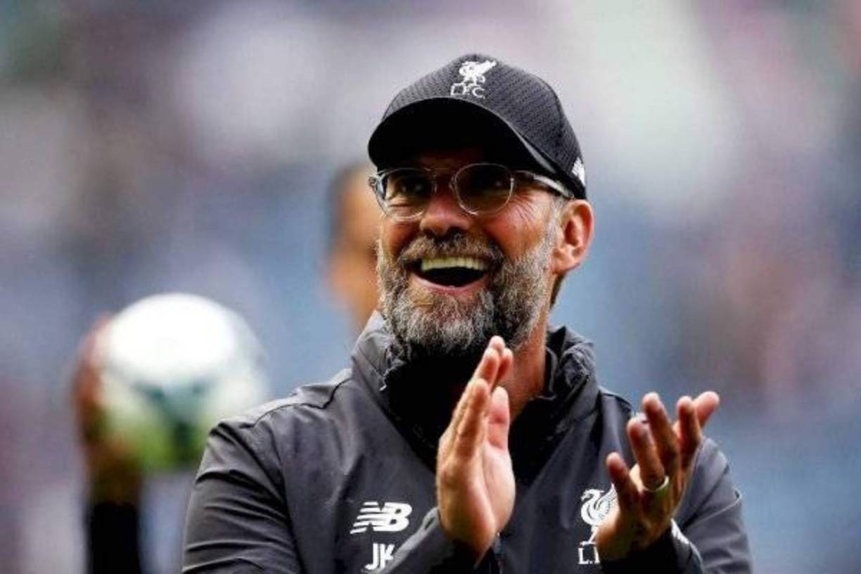 Klopp es el más querido por la directiva y afición del Real Madrid, pero también el más difícil de convencer. El entrenador alemán no piensa salir del Liverpool en estos momentos ni tampoco el club se plantea su salida, un fichaje casi imposible en estos momentos.