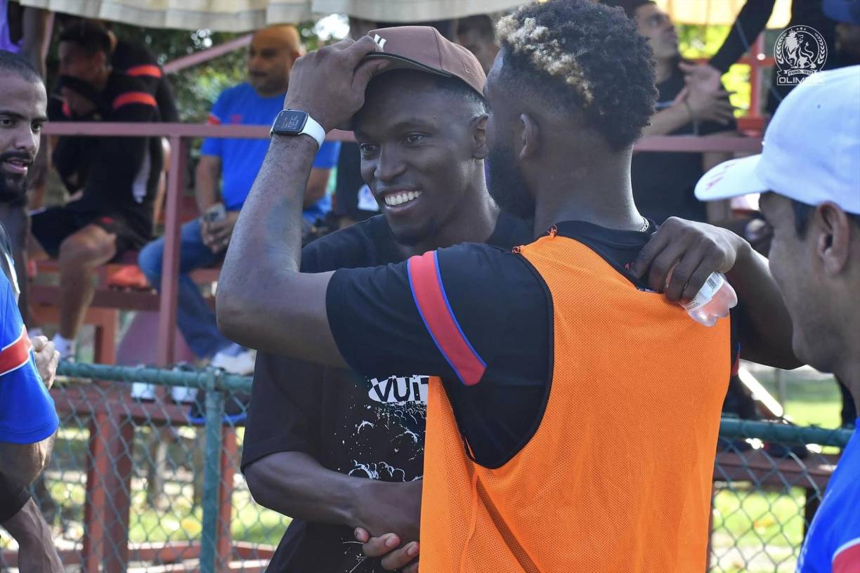 Alberth Elis fue la gran sorpresa este martes en el entrenamiento en Houston.