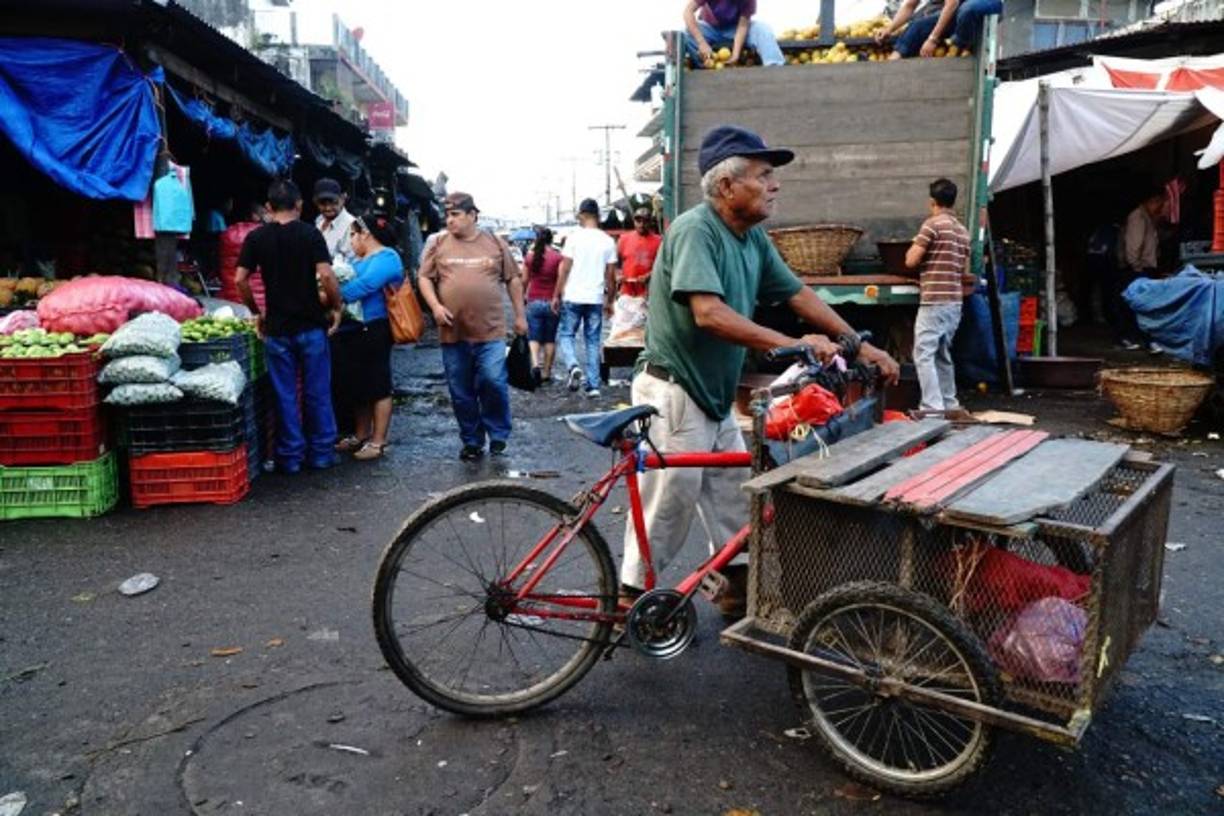 Pese a las condiciones difíciles, los vendedores no dejan de mostrar ese espíritu de superación.