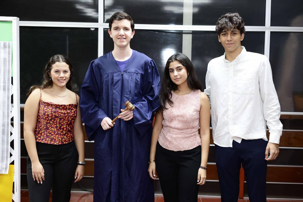 Victoria Pérez, Andrés Mahomar, Valeria Villatoro y Jorge Ramírez