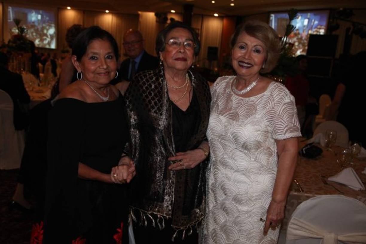 Susie Moya, Virginia Corrales e Irma Zepeda.