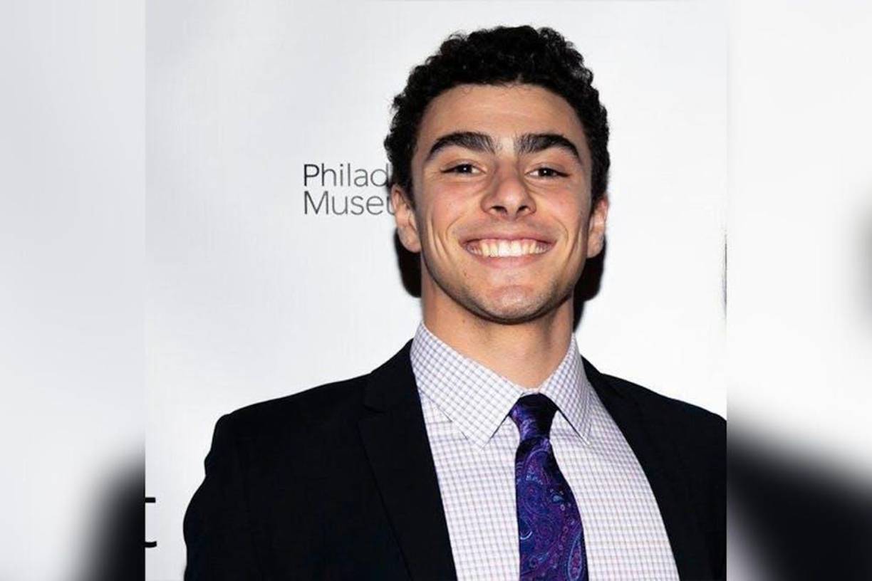 “En este momento se cree que es nuestra persona de interés en el asesinato descarado y selectivo de Brian Thompson, CEO de UnitedHealthcare el miércoles pasado en el centro de Manhattan”, dijo la comisaria de policía de Nueva York, Jessica Tisch. en una conferencia de prensa junto al alcalde Eric Adams.