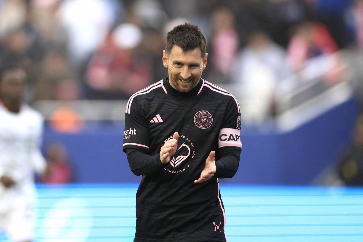 El partido siguió avanzando y en la segunda parte, el “Tata” Martino comenzó a sacar a todas sus figuras, pese a que estaban perdiendo 1-0 ante el FC Dallas.