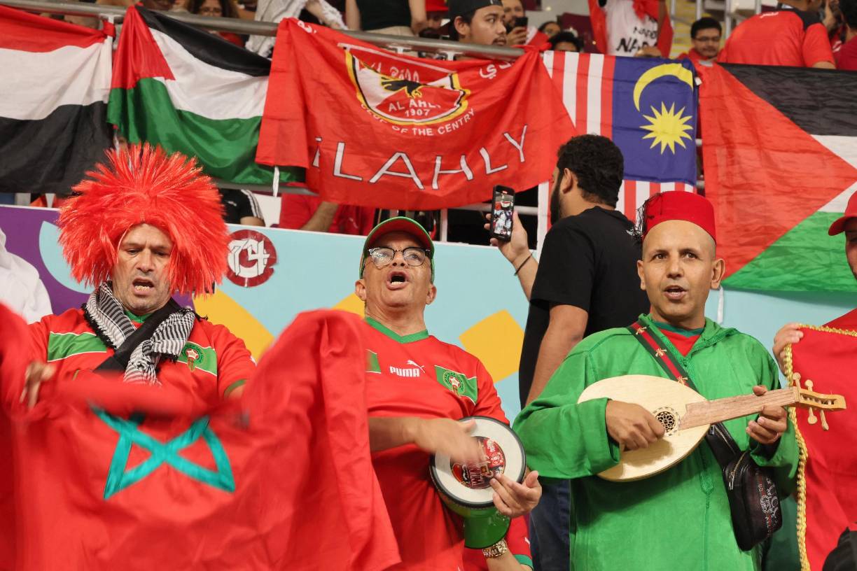 Y dentro del estadio, no podía faltar la música para alegrar más el ambiente.