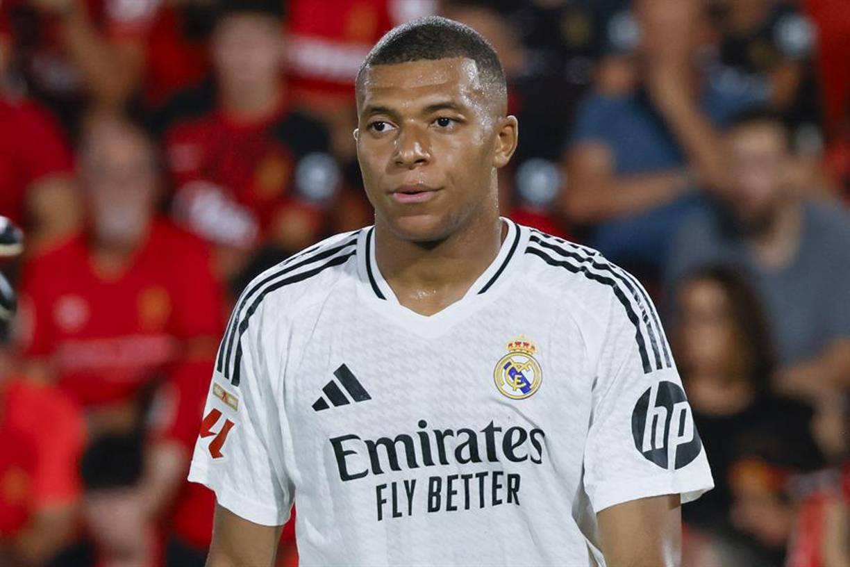 “Kylian Mbappé se comprometió a que el PSG estuviera protegido si se iba libre, y lo hizo en varias ocasiones en privado y en público”, según esa fuente que afirma que el PSG no quiere hacer comentarios sobre “las discusiones en marcha que continúan de manera constructiva desde hace muchos meses”.
