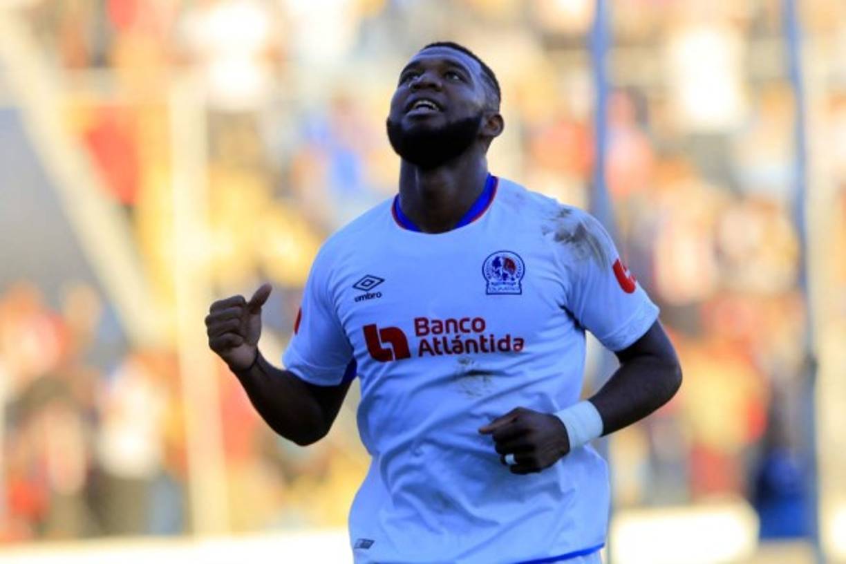 Jorge Benguché: Sorpresa. El Portal Cadista menciona que el delantero hondureño podría llegar al fútbol español y jugar en el Cádiz de la segunda división de España. También se menciona que el Córdoba de la tercera división española lo pretende.