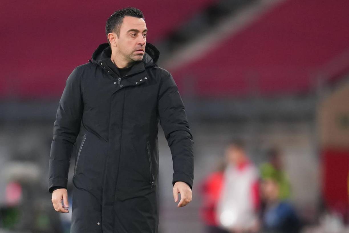 Xavi Hernández - El entrenador del Barcelona percibe 3,8 millones de euros por temporada. El español volvió al club de su vida para levantar al equipo, lo tiene líder de la Liga Española, pero fracaso en Champions y Europa League. Es el peor pagado de esta lista.