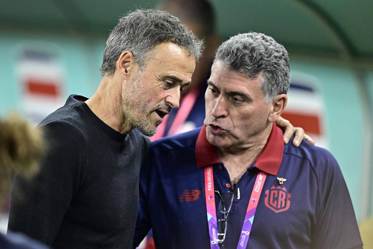 Luis Fernando Suárez tuvo una charla con Luis Enrique antes del inicio del partido. ¿De qué hablaron?