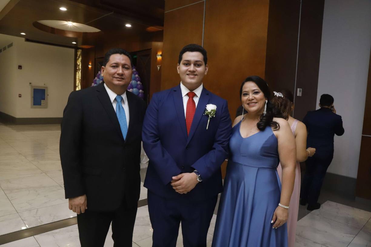 Roger Meléndez, Roger Meléndez Chavarría y Marisa de Meléndez