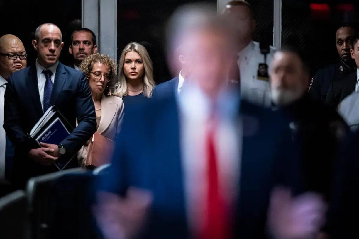 Una de las mayores fortalezas de Leavitt es que conoce al mandatario desde hace años: trabajó para él en su primera Administración, ejerció como portavoz de su campaña presidencial y ha logrado ganarse su simpatía.