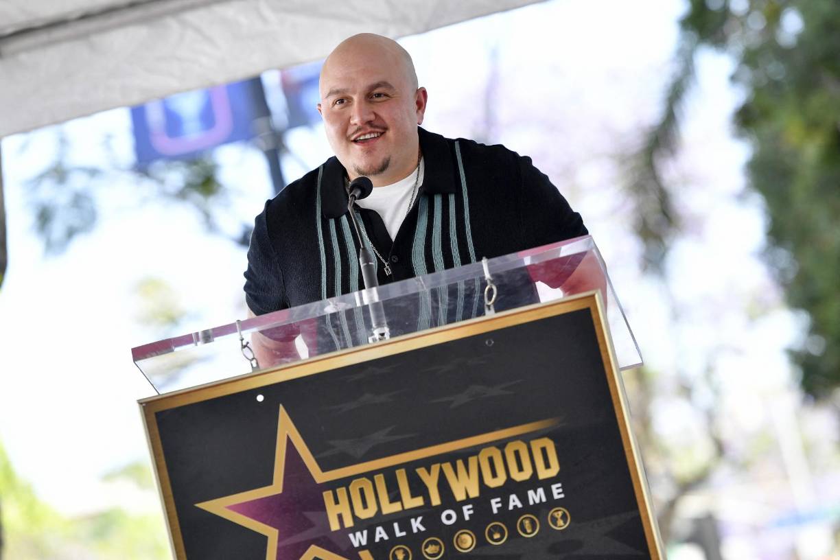 Uno de los hijos de Rivera, Michael (Mikey), calificó el momento como “surrealista” y comparó la estrella de su madre con “ganar un campeonato”.