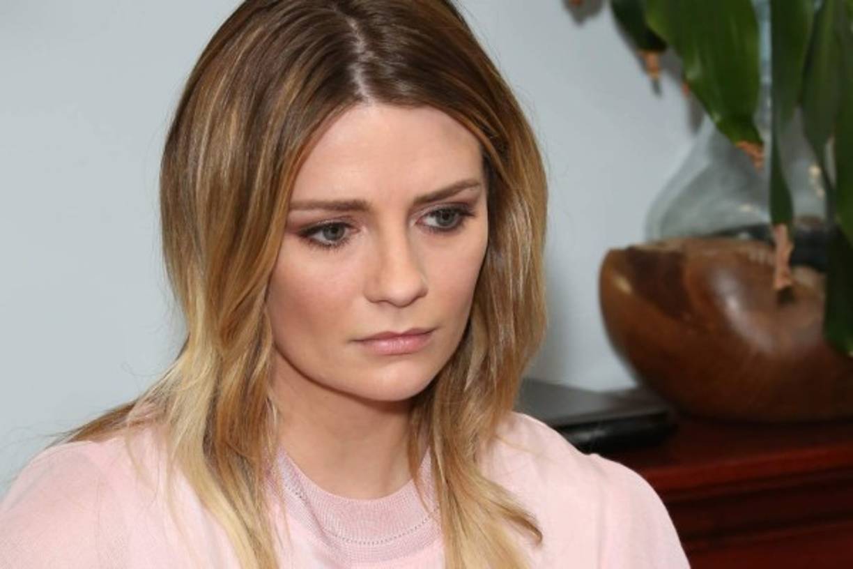 Mischa Barton. Sus problemas con el alcohol y las drogas la han alejado por completo de su carrera. Su problema con las drogas la hicieron por un tiempo alejarse de sus amistades y familiares.