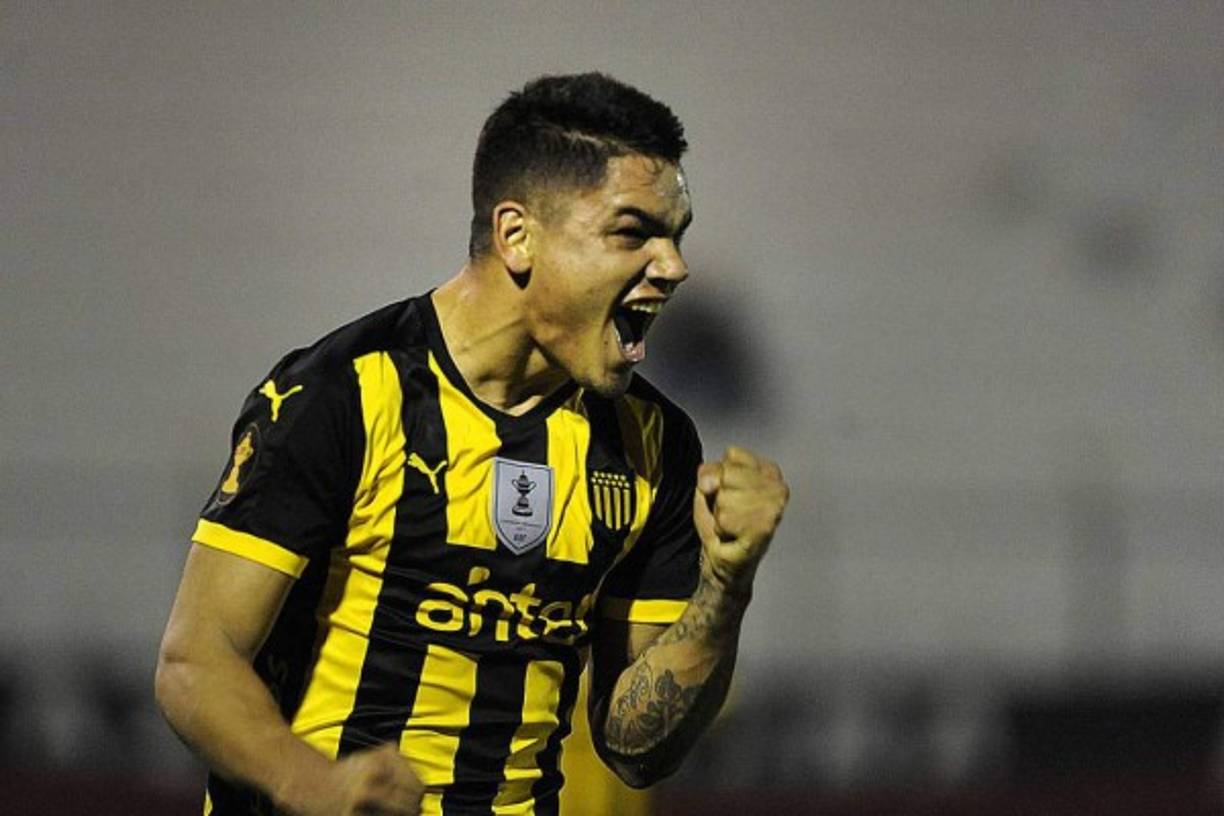El Celta de Vigo ha realizado la primera contratación de este mercado invernal, a falta de confirmación oficial, los celestes se han hecho con los servicios de Gabriel Fernández, apodado el 'Toro', un delantero uruguayo procedente de Peñarol. El atacante, de 24 años, llegará en el mes de julio a Vigo.