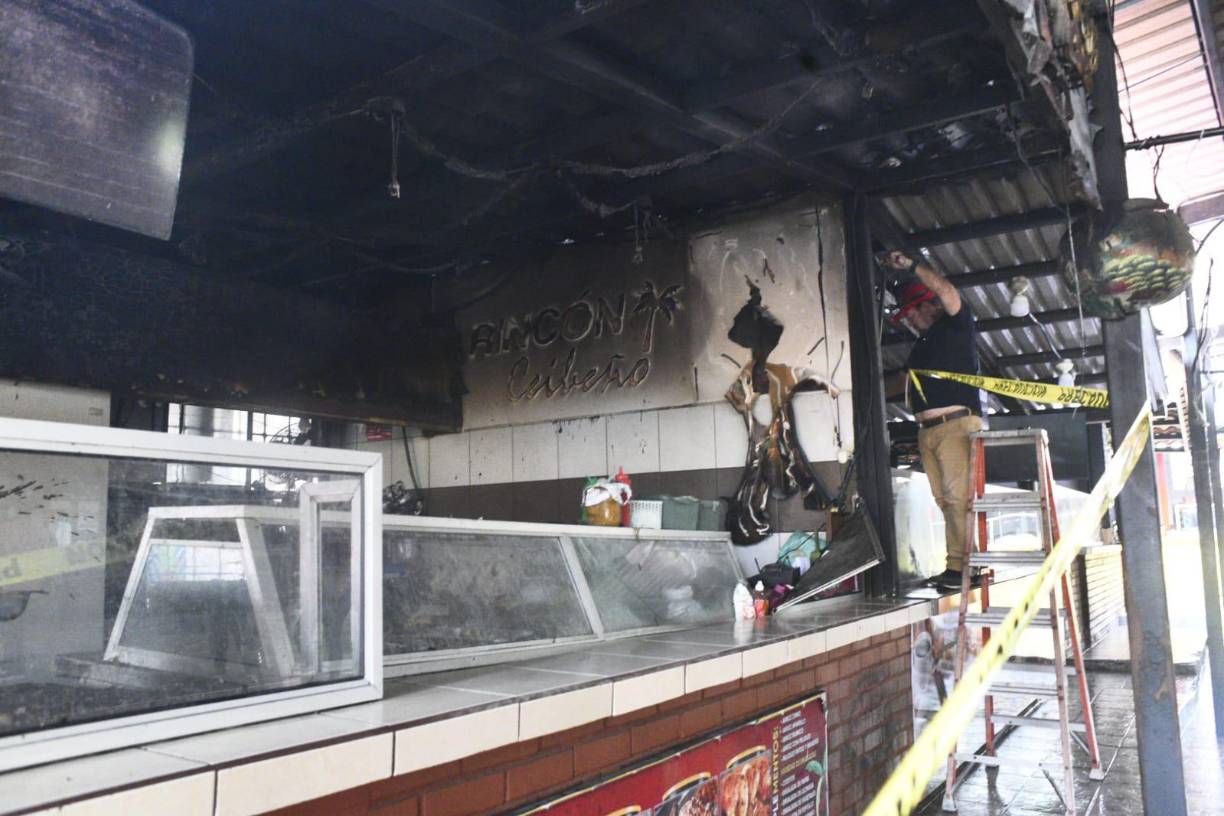 La Plaza Típica es uno de los lugares más visitados por los sampedranos en horas de la mañana y mediodía. 