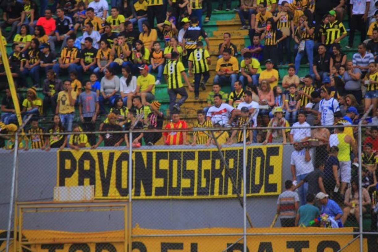 LOS ANGELES, CALIFORNIA - FEBRUARY 24: Christina Aguilera performs during The Celebration of Life for Kobe & Gianna Bryant at Staples Center on February 24, 2020 in Los Angeles, California. Kevork Djansezian/Getty Images/AFP