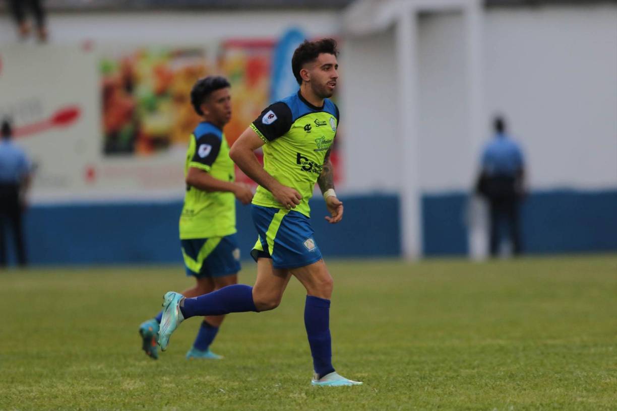 Agustín Auzmendi: En Motagua lo pretenden, pero no están pensando en pagarle lo que él solicita, que es una fuerte cantidad de dinero, ante eso, al argentino lo buscan colocar en Costa Rica y Herediano ya inició contactos con el futbolista.