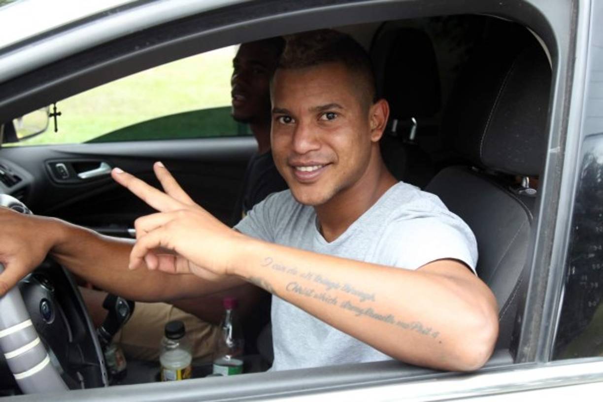 Óscar Salas tiene aún seis meses de contrato con Olimpia pero su continuidad con el conjunto merengue no es segura. 'Óscar tiene contrato con el equipo todavía ya lo que vamos a decidir es si se queda o de pronto sale a otra institución', dijo el entrenador merengue Carlos Restrepo.