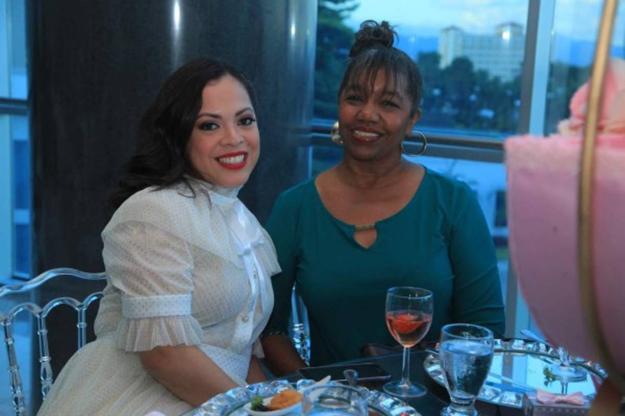 Joanna Cálix y Georgia Fergusson.