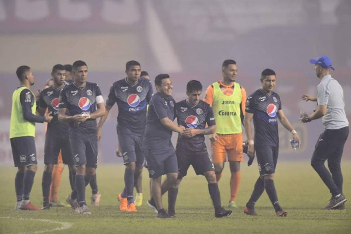 La celebración de los jugadores del Motagua al final del clásico en el Olímpico.