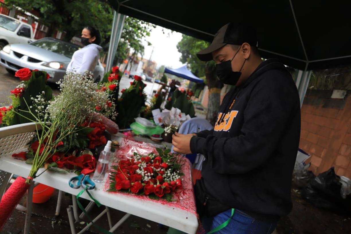 Para muchos emprendedores de esta zona, la venta de arreglos ha sido el sustento por generaciones. 