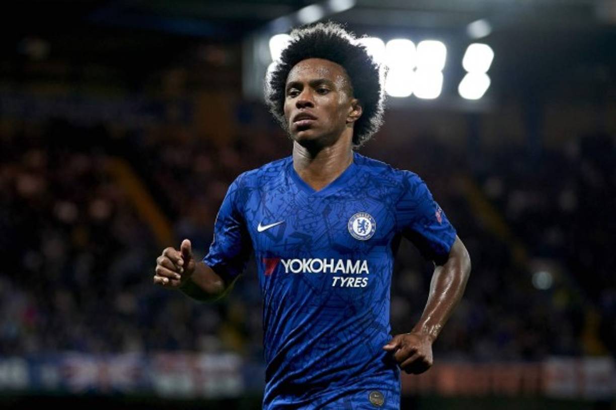 Willian acaba contrato con el Chelsea el 30 de junio y todo indica que no renovará. El brasileño es del interés de muchos equipos. Tottenham y Arsenal ya se han interesado por Willian y ahora, según informa 'France Football' se ha unido el Manchester United.